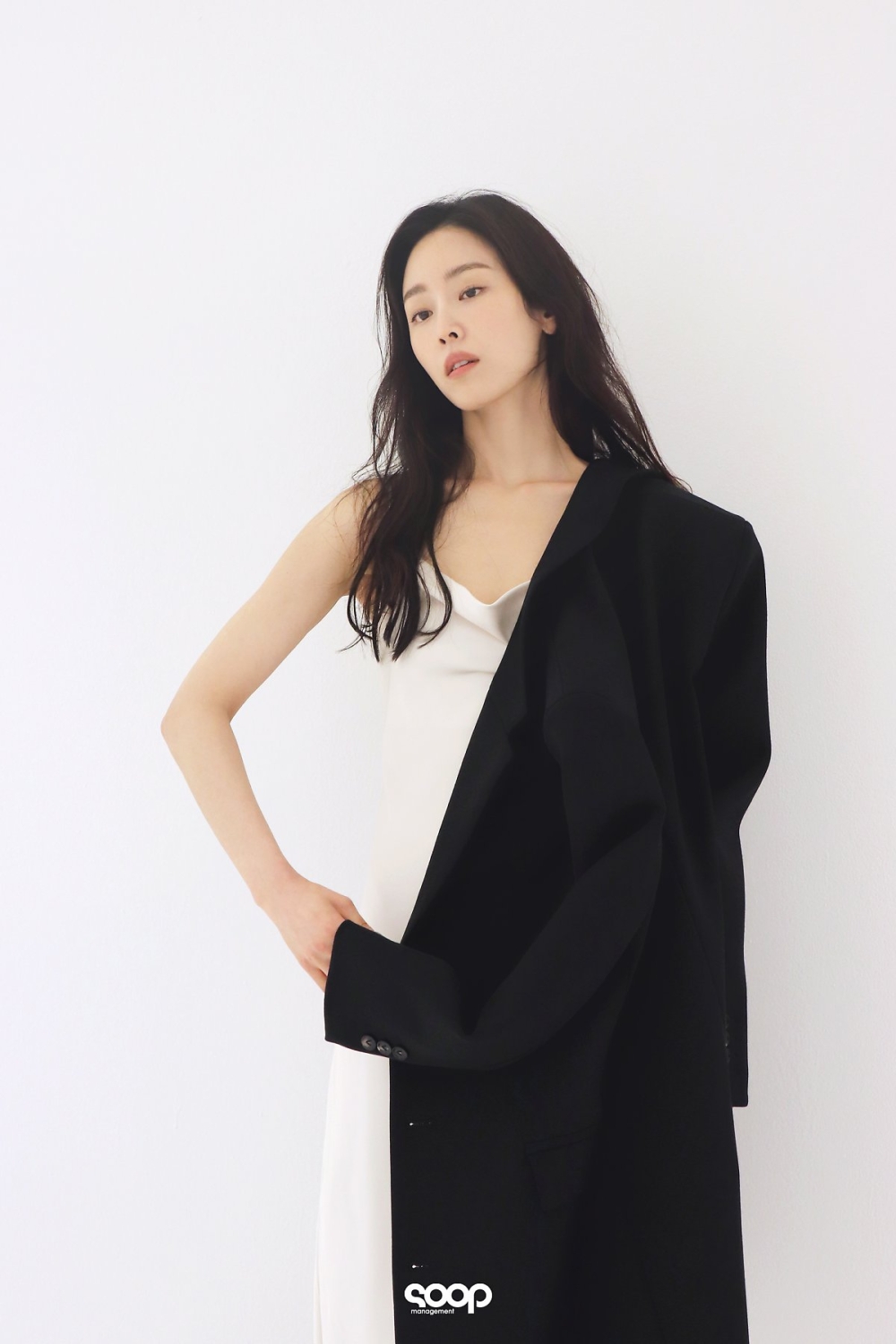 徐玄振飾演雖然是不婚主義著「盧仁智」