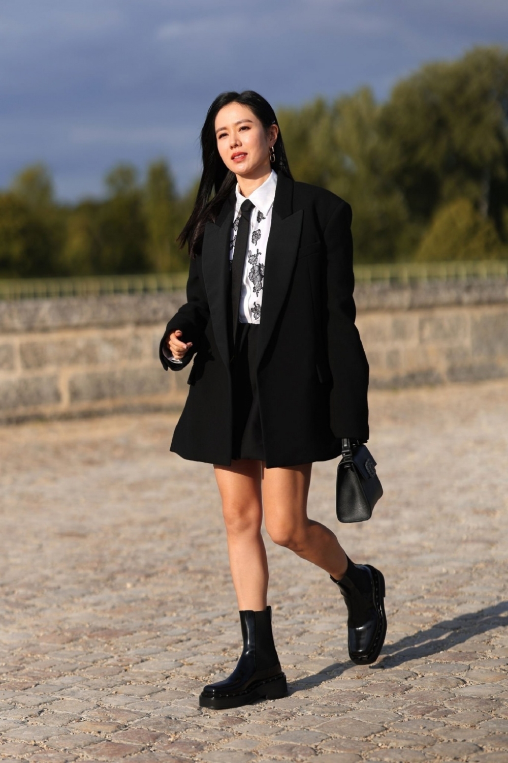 孫藝真出席時裝秀現場照曝光