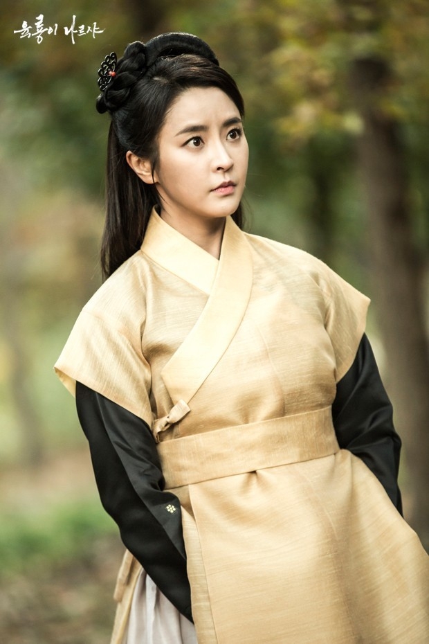 鄭柔美飾演女主于氏的姐姐