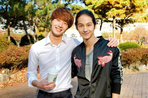 金汎與丁一宇也成為至親