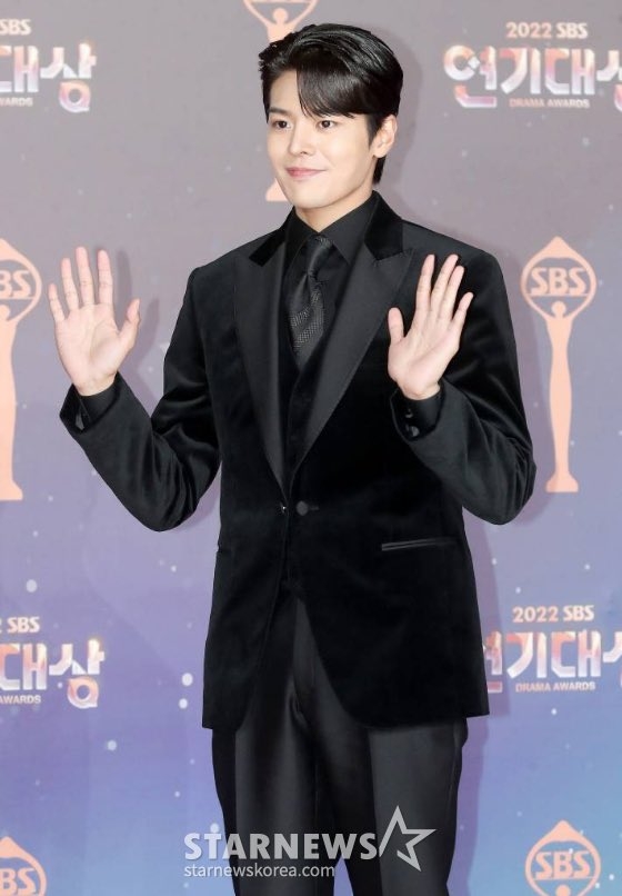 厲雲有望與朴志訓作為主演合作出演第二季