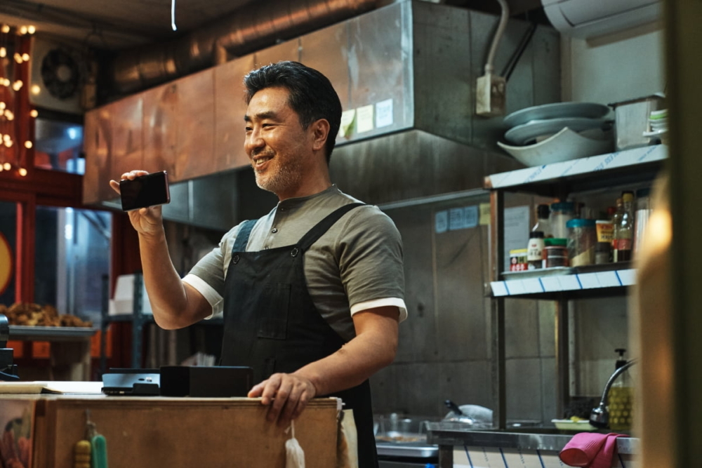 談及與柳承龍的首次合作