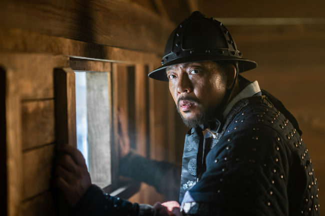 朴智煥則將飾演演國王直屬部隊的大隊長。