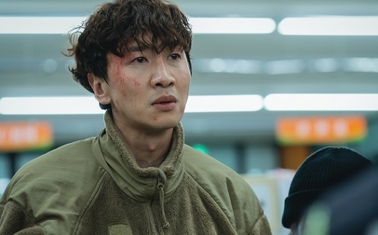 李光洙則將飾演想要找回自己消失錢的屠宰業者「尹昌宰」