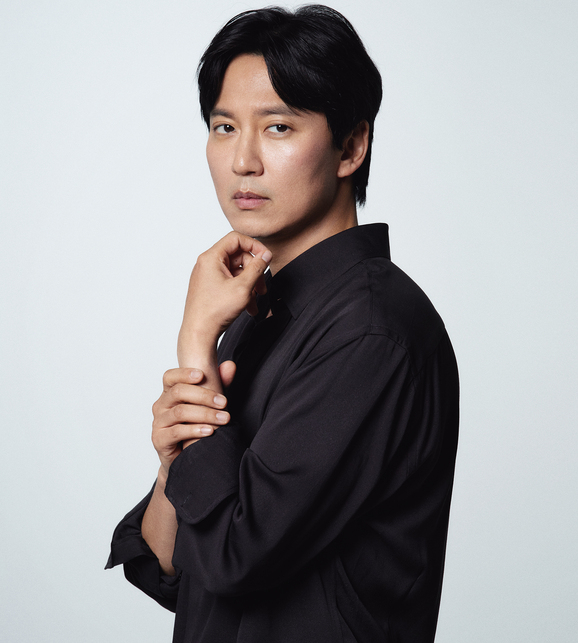 金南佶飾演奴婢出身男人「李允」