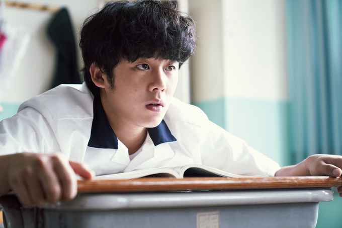 奉皙(李正河 飾)