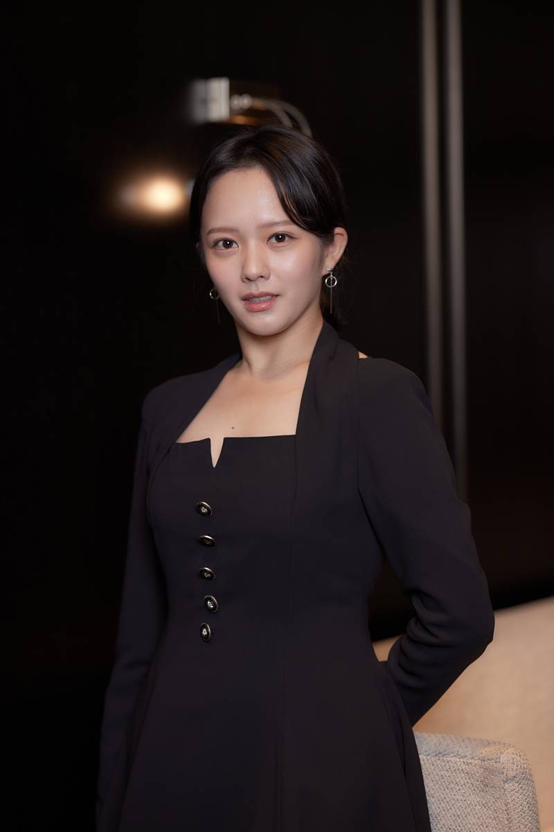 原定由鄭知蘇出演女主