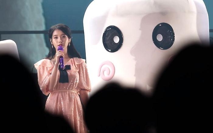 IU曾在10週年演唱會表示自己不會再唱《Marshmallow》