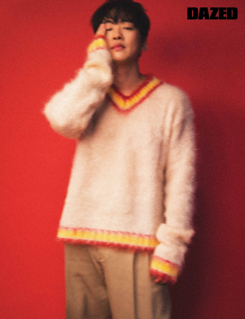 安宰賢最新時尚畫報公開