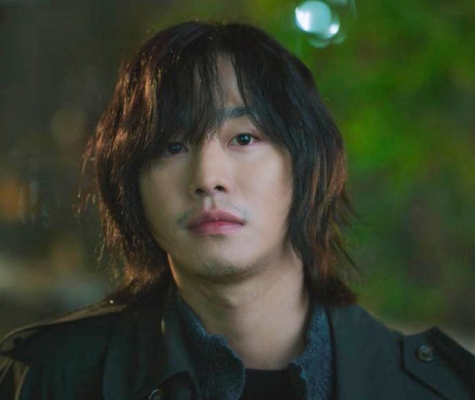 安孝燮的「乞丐風」造型驚呆觀眾