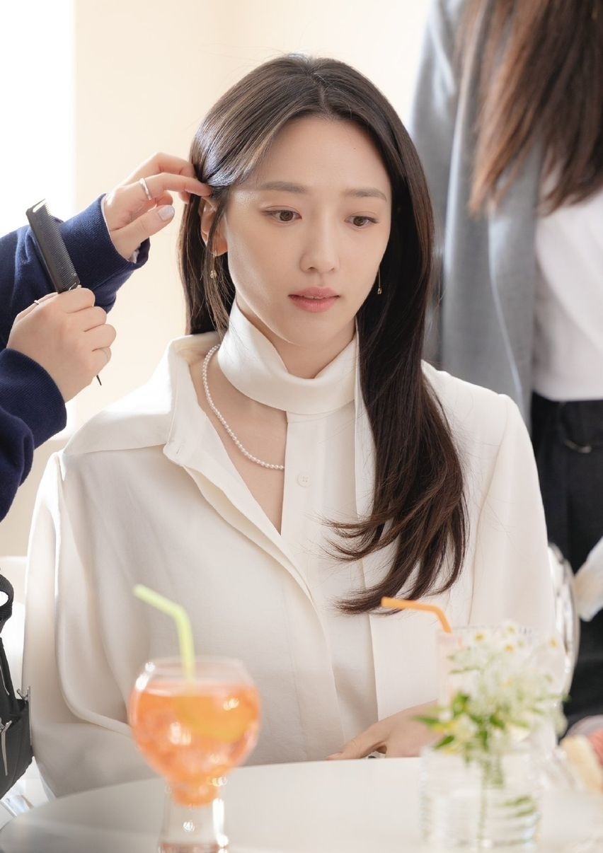 表藝珍有望飾演社交俱樂部的經紀人「申在林」