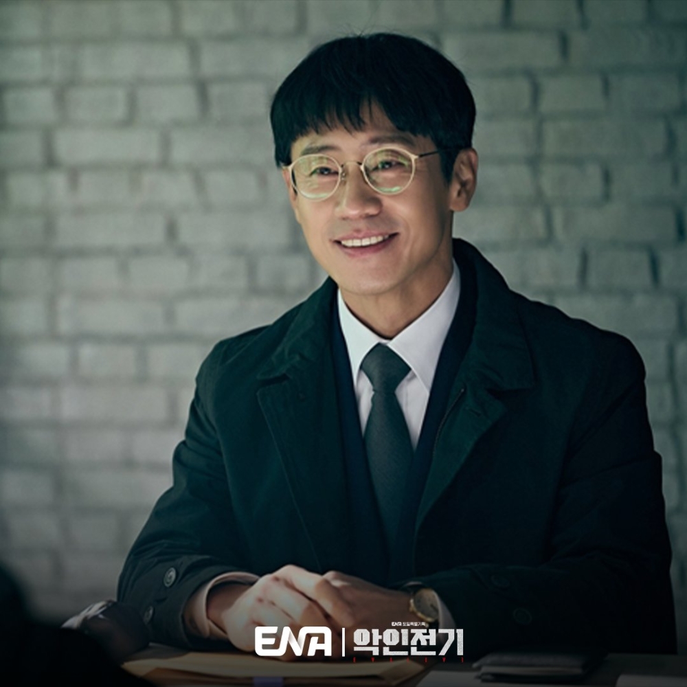 申河均飾演生計型律師「韓東洙」