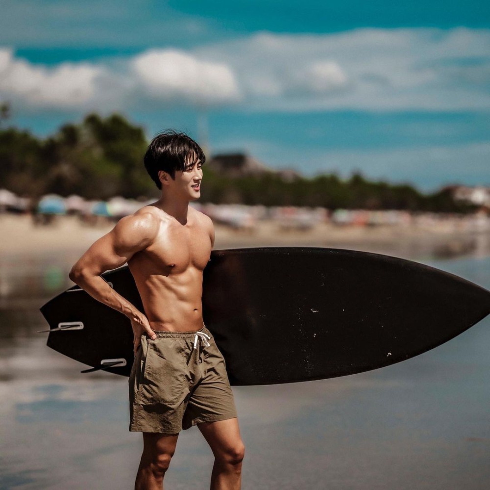 安普賢曬好身材