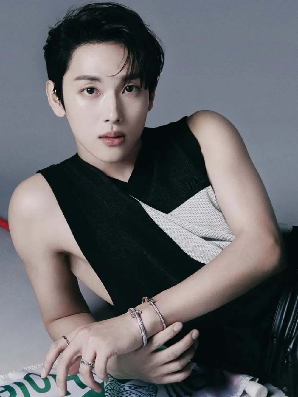 任時完奇特的IG玩法引發網友熱議