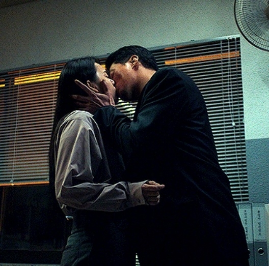 改動2：擁有飛行異能的男人第一次和心愛的女人接吻