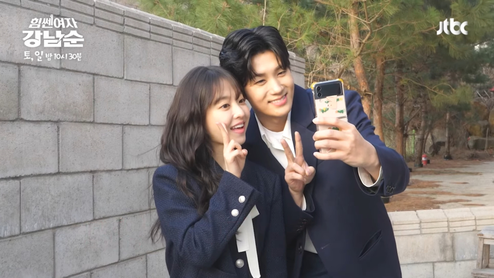 朴炯植的拍照技術遭到朴寳英的嫌棄