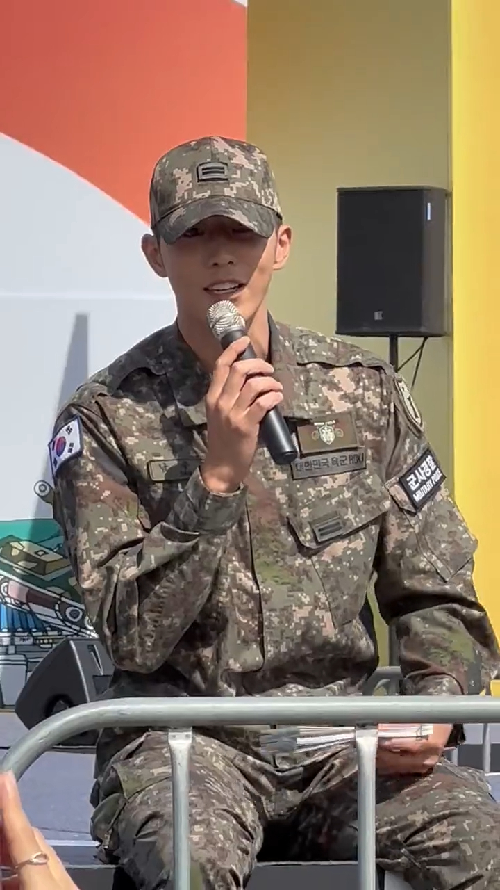 南柱赫擔任「陸軍節」主持人