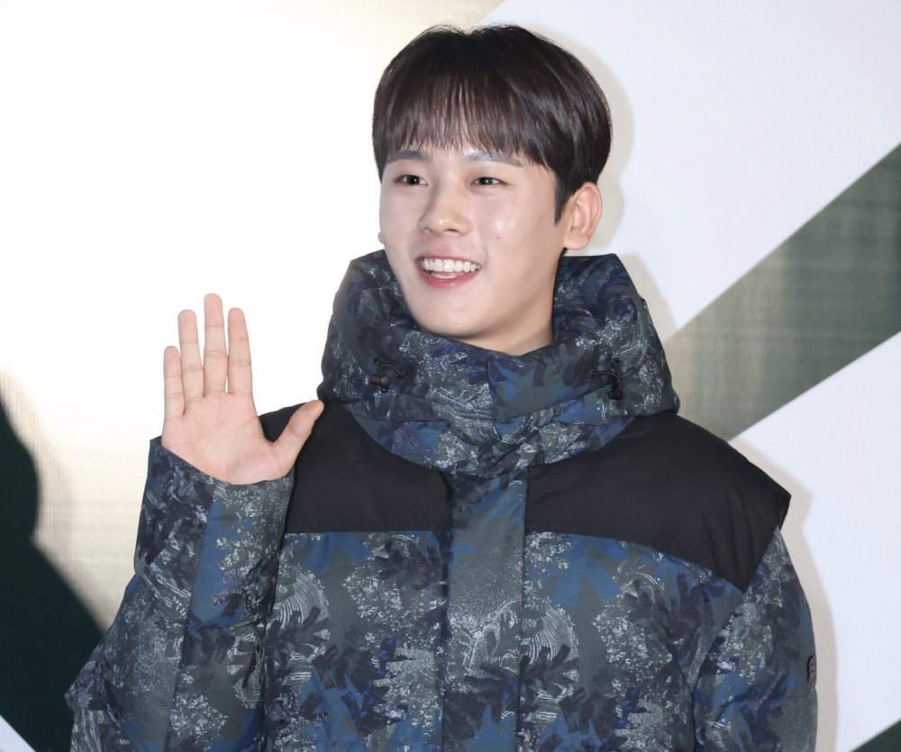 「兒子」李正河在趙寅成照片底下留言