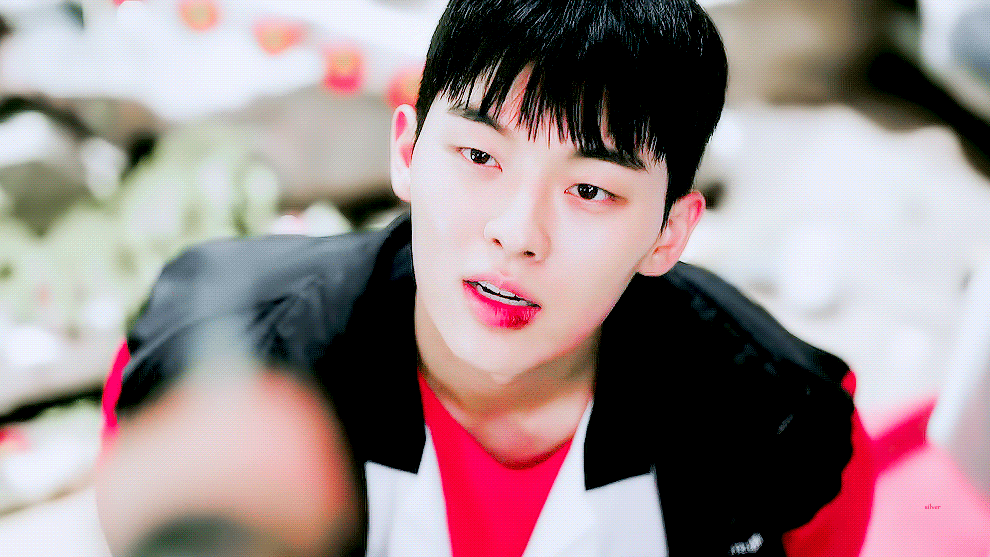 《弱美男英雄》