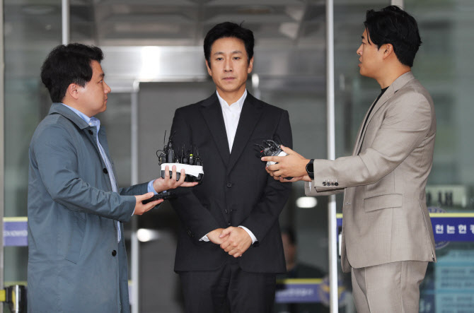 李善均的嫌疑認定與否是具體的調查事項，還不能公開