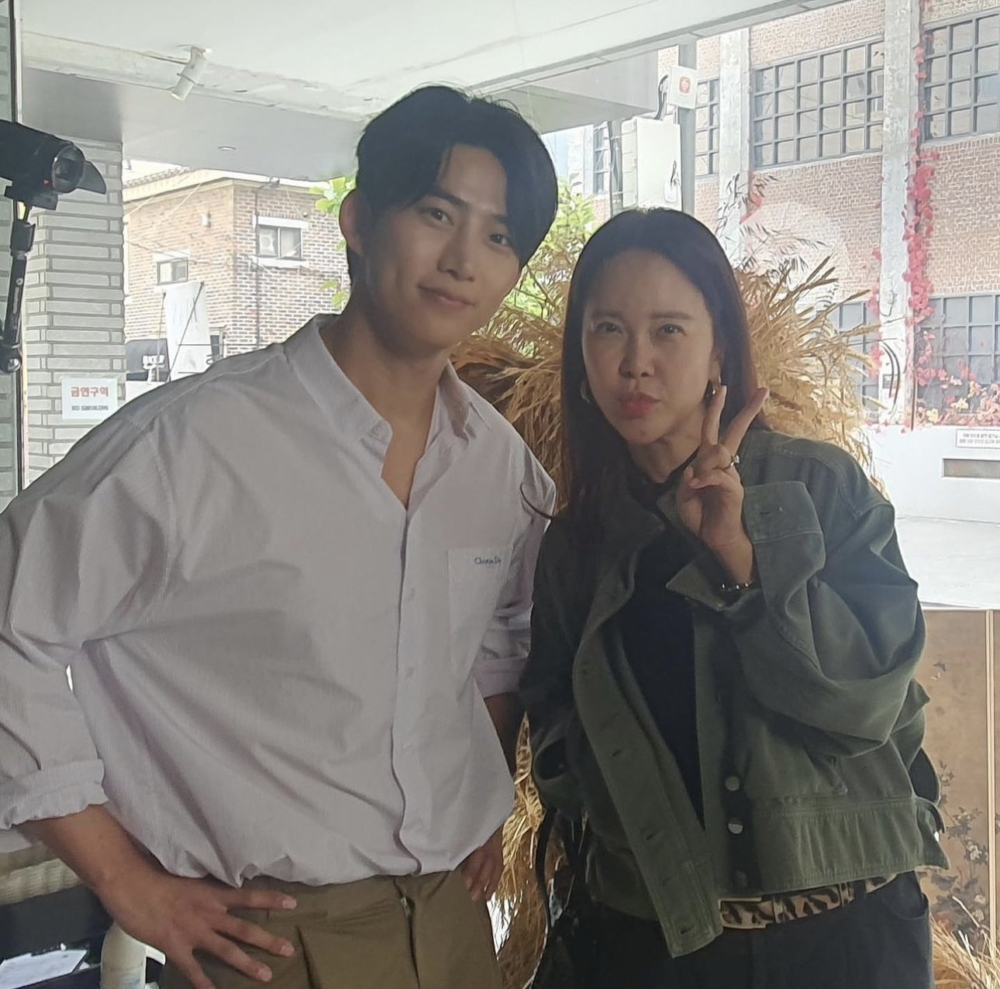 玉澤演登上了歌手白智英的Youtube節目