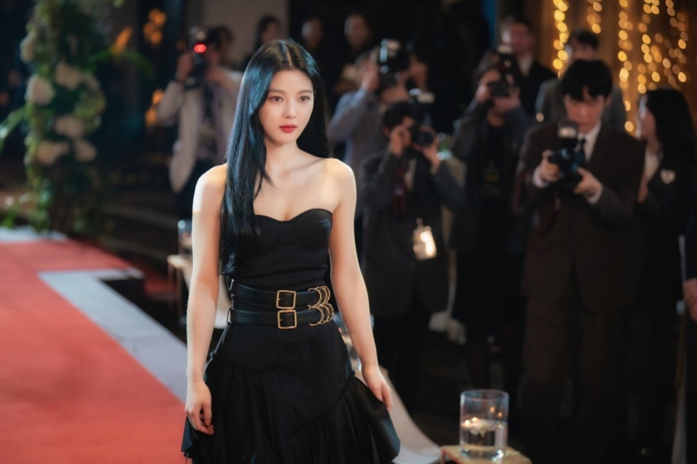 金裕貞飾演未來F&B代表「都到曦」