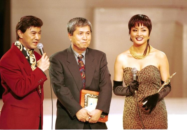 獲得首個最佳女演員獎、也是青龍電影獎史上最年輕的獲獎者!