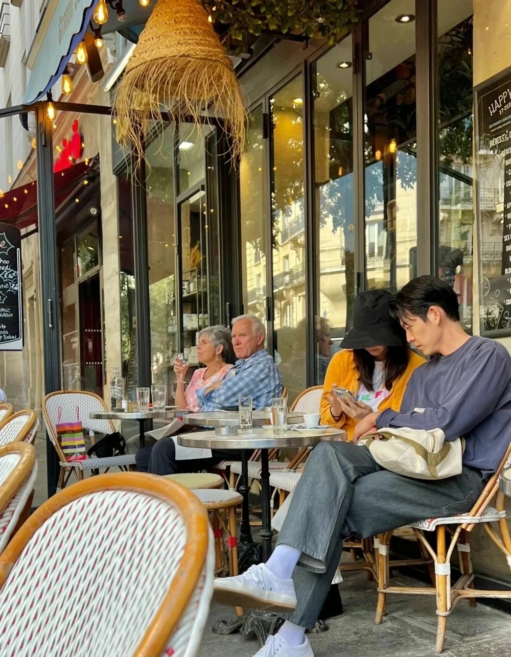 同游巴黎被粉絲目擊