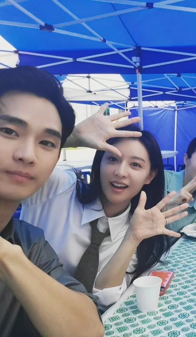 和劇中造型相似