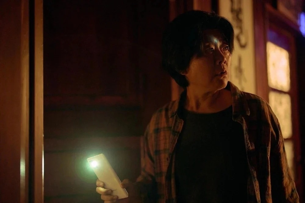 李姃垠飾演受害者媽媽「黃順圭」