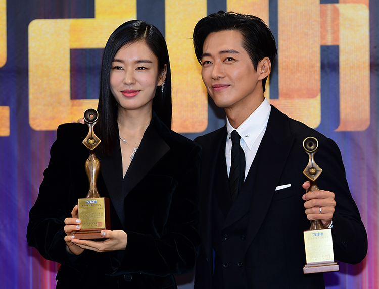 兩位拿下2023《畫梅獎》大賞