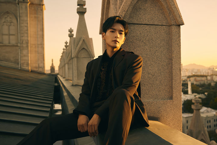 SUPER JUNIOR厲旭20日發行了單曲專輯〈什麼都不做也可以