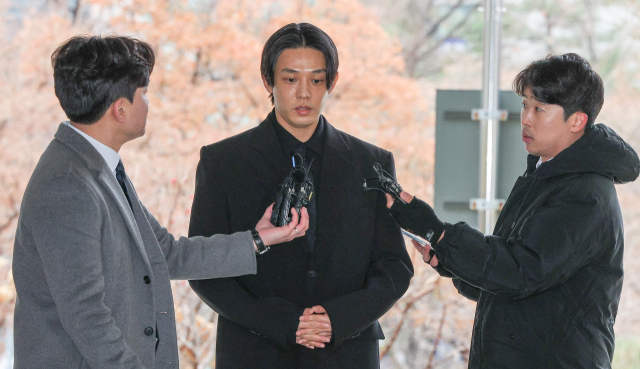 劉亞仁正式出庭受審