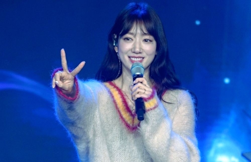 朴信惠在見面會上演唱了《繼承者們》OST〈話說〉