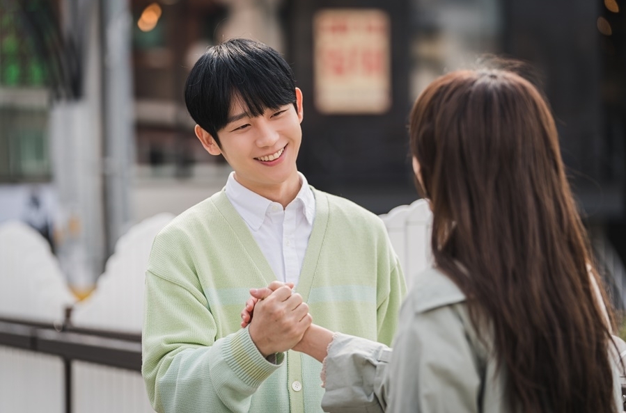 丁海寅飾演「崔勝孝」