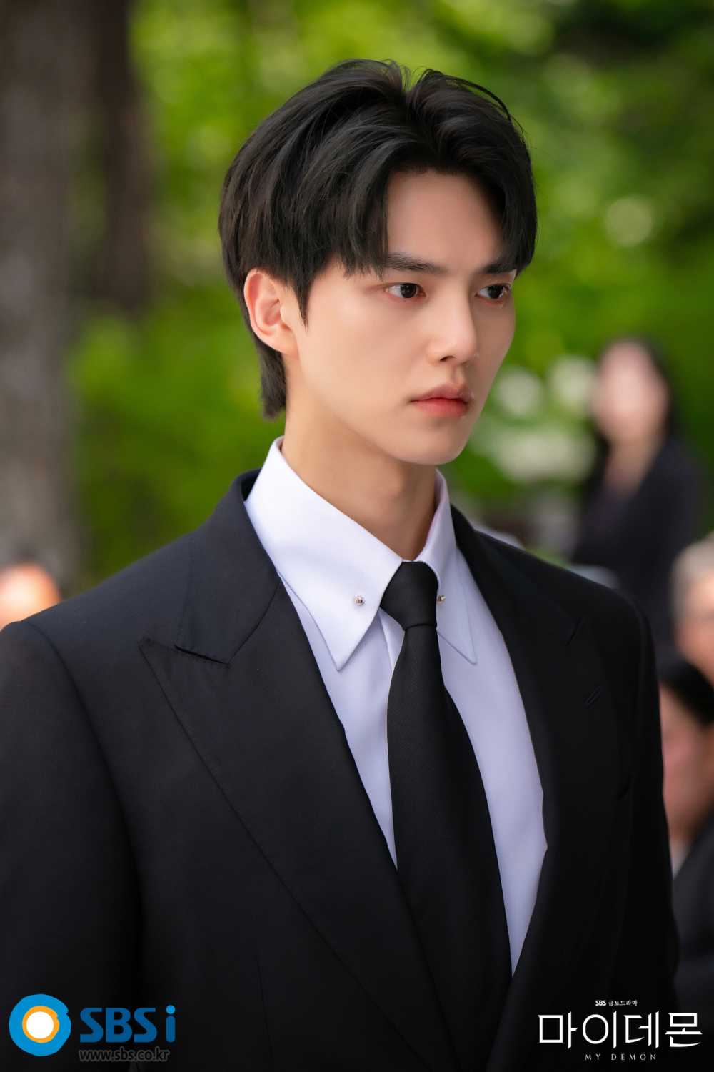 宋江飾演活了200年的惡魔「鄭九元」