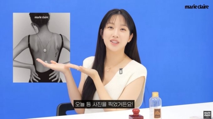 公開後背紋身的幕後故事