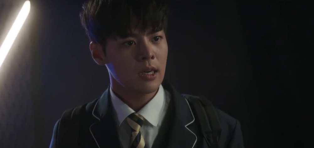 厲雲將飾演「朴厚民」