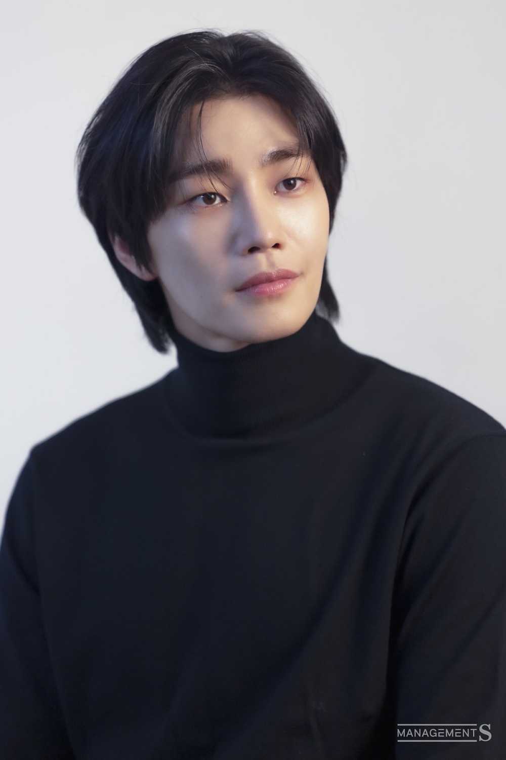 金宰永飾演警察署強力2組的刑警「韓多溫」