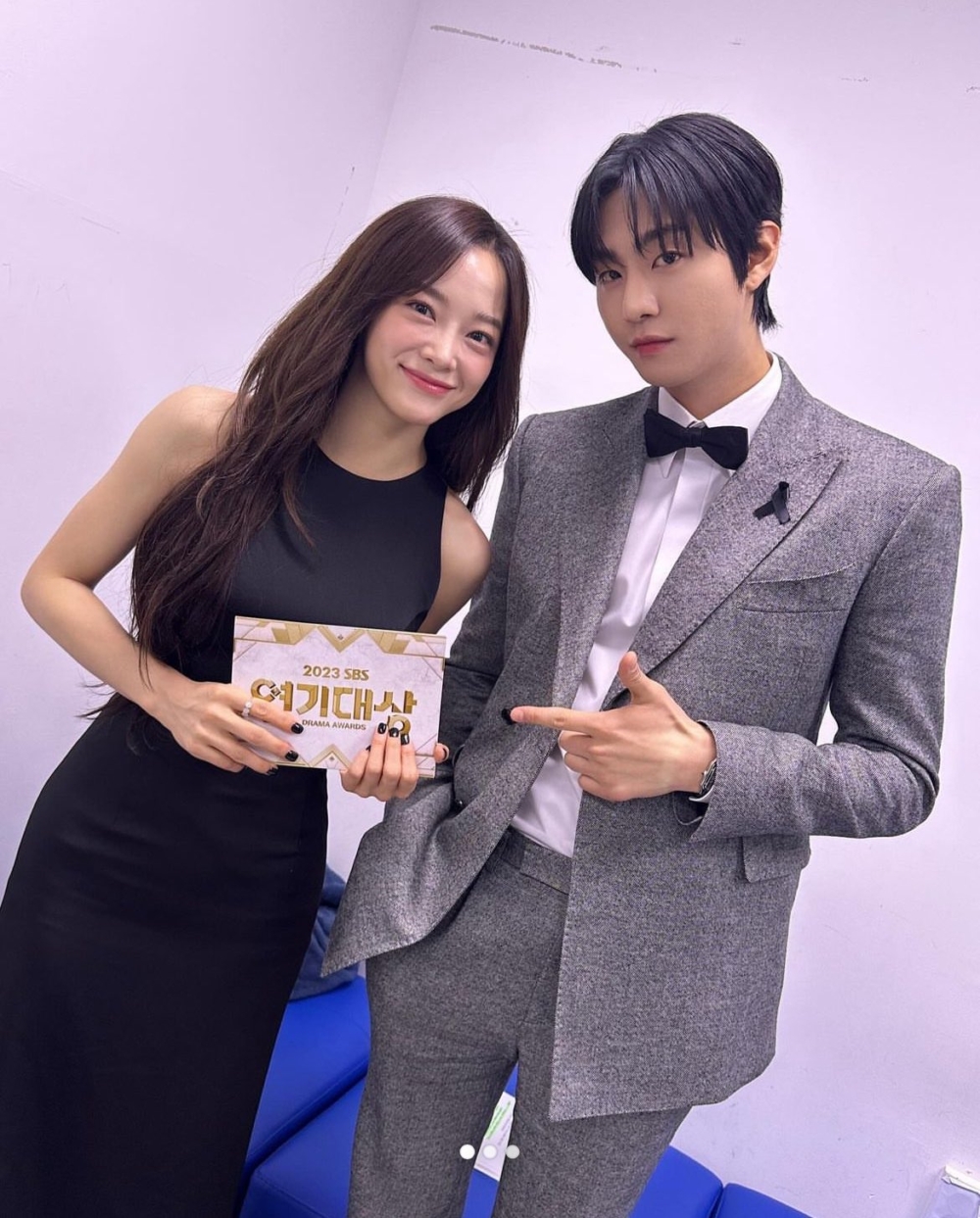 安孝燮&金世正擔任頒獎嘉賓