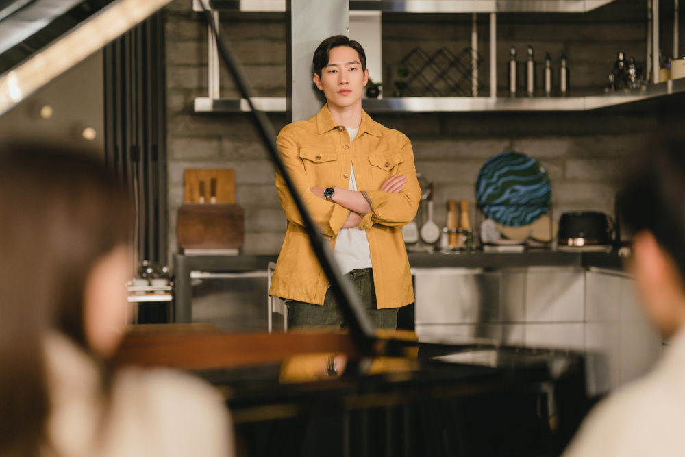 擔任男主角的魯尚賢，擁有模特兒高挑身材，配合劇中外冷內熱的性格，定必擄獲一眾觀眾的心！