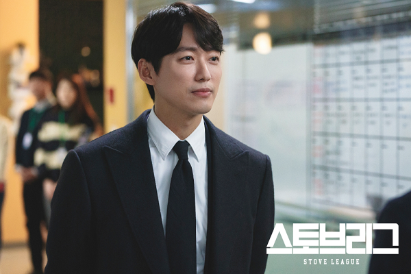南宮珉飾演金牌團長「白承洙」