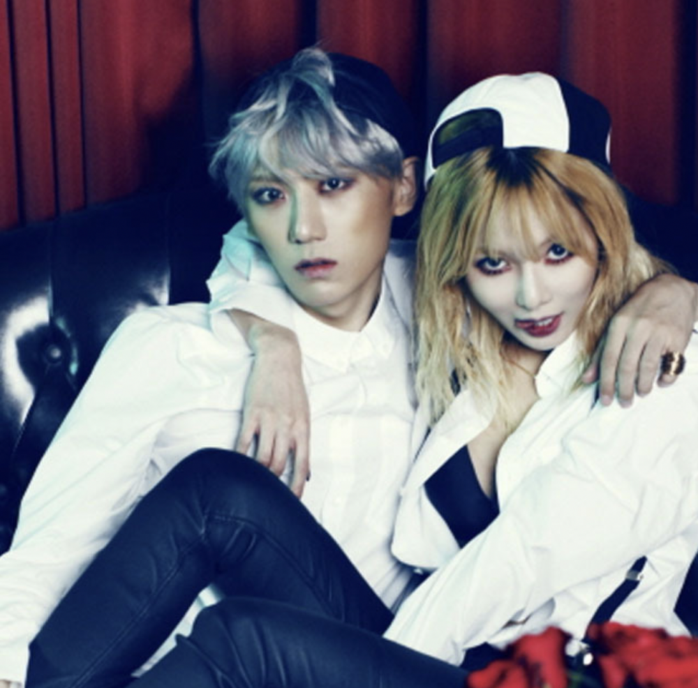 泫雅2011年與張賢勝組成企劃組合Trouble Maker