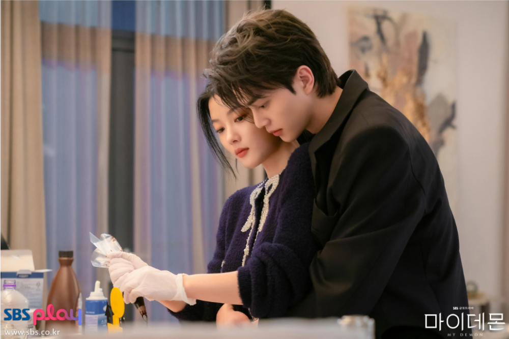 金裕貞&宋江還拿下了情侶獎