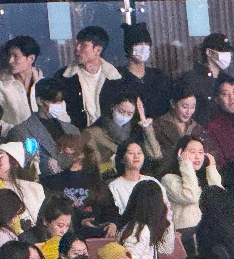 與潤娥一起前來演唱會的還有《歡迎來到王之國》的演員們