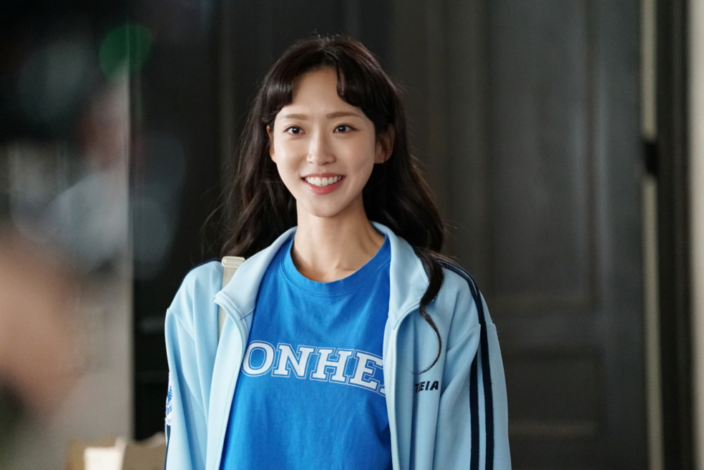 韓智賢則將飾演母胎單身的19禁網絡小説家「南智妍」