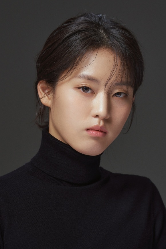 李妍傳出加盟消息