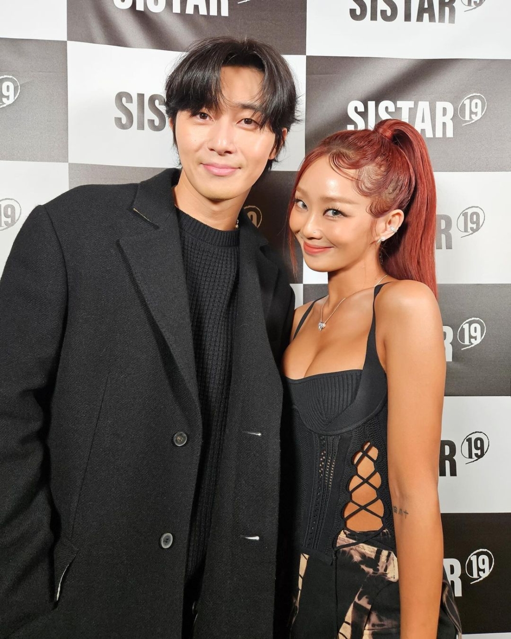 孝琳曬與朴敘俊的合照