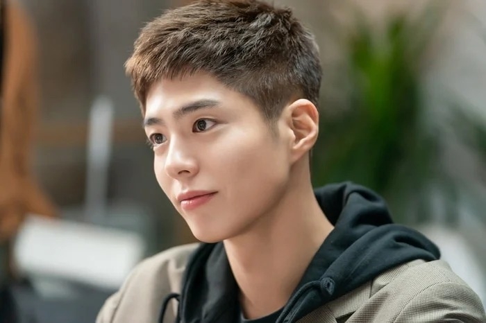 朴寶劍將飾演沉默寡言的像「鐵」一樣的「關植」