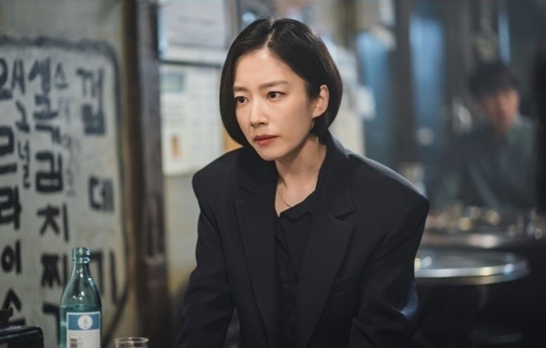 郭善英飾演TCI班長「閔素姬」